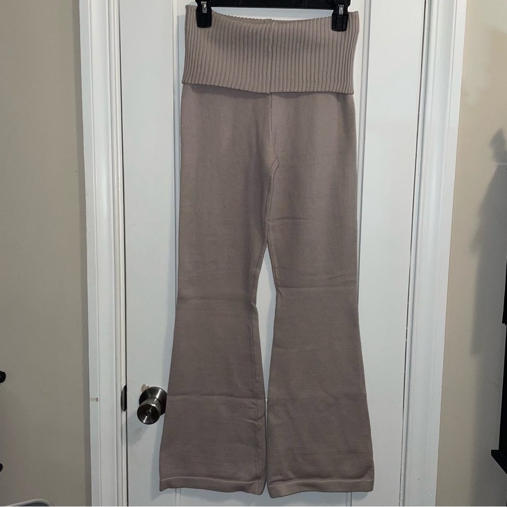 SHEIN Cream Boot Cut Fold Over Flare Knit Pants, Excellent Condition - Picture 4 of 8